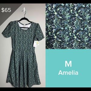 Medium LuLaRoe Amelia